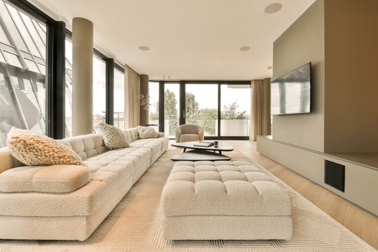 Verkauf und Vermietung von Wohn- und Gewerbeimmobilien